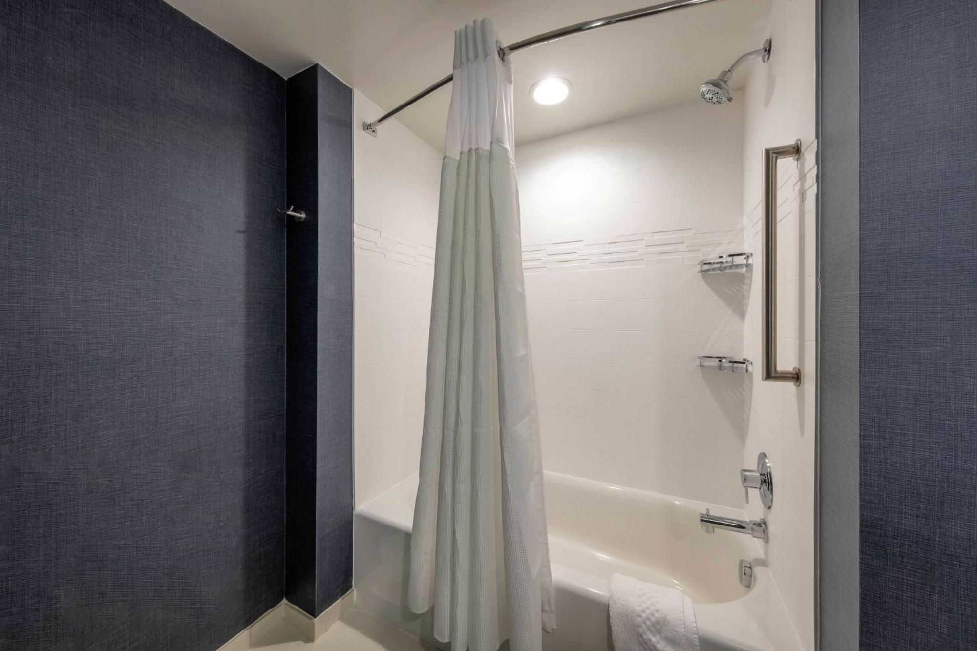Residence Inn By Marriott Richmond At The Notch شورت بومب المظهر الخارجي الصورة